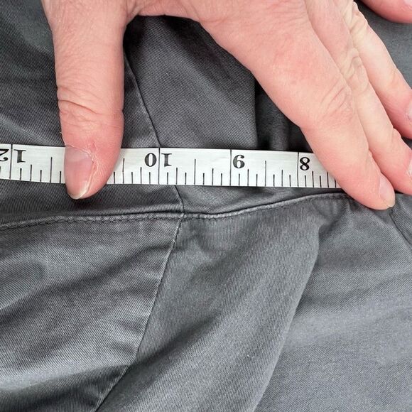 Old Navy Women's Gray Mid-Rise Shorts Size 6 - Picture 5 of 8